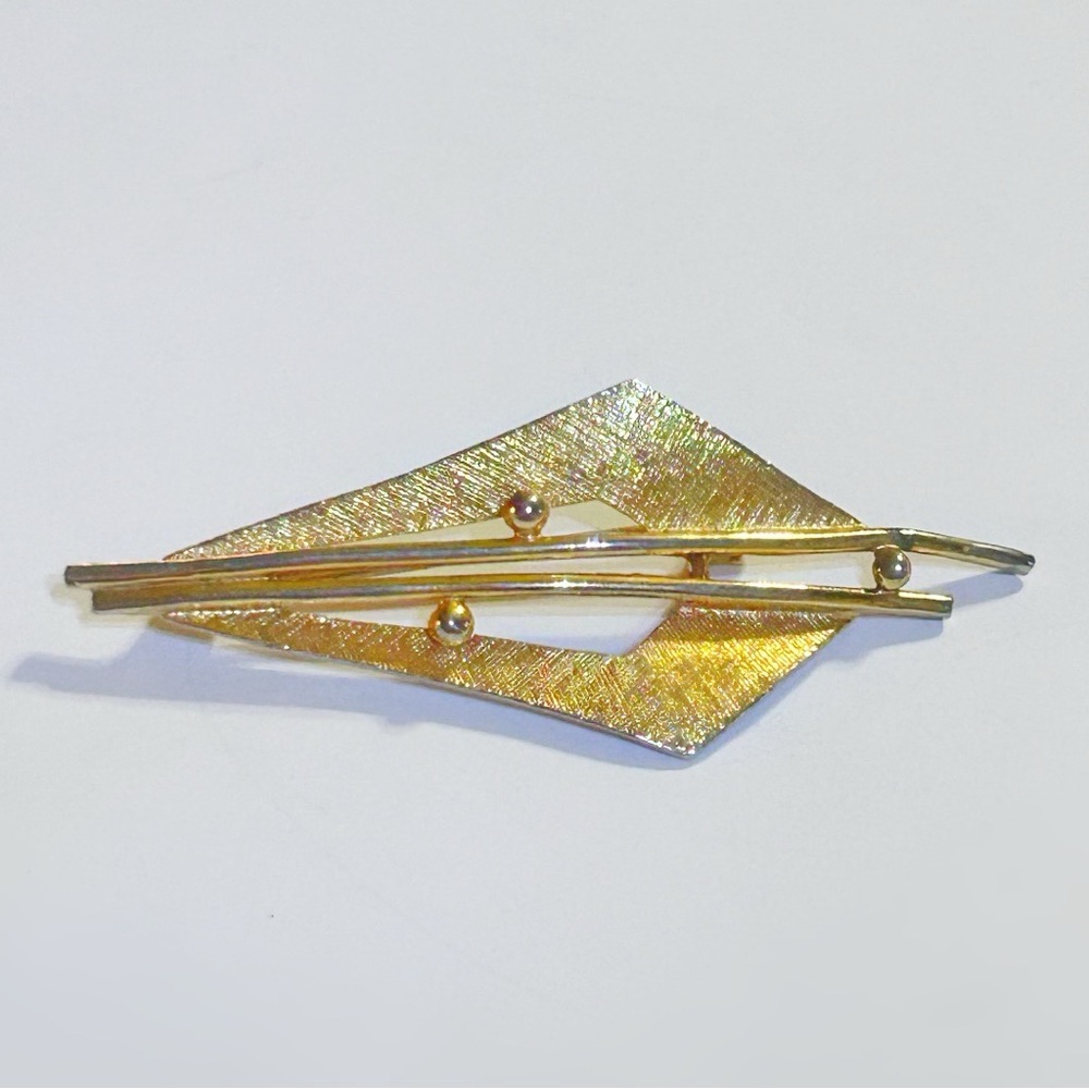 Vintage Brooch Gold Tone Metal Pin Statement Evening
Cocktail Jewelry Sp…